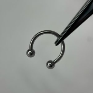 Базовое украшение из титана