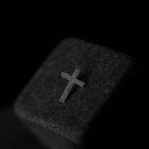 Топ CrushD Cross из белого золота