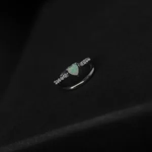 Двойное кольцо-кликер с кристаллами Swarovski и опаловым камнем