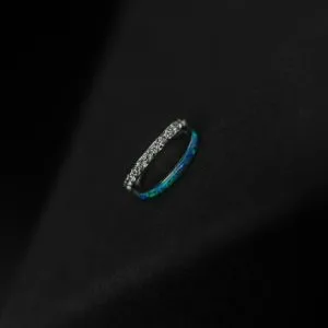 Двойное кольцо-кликер с опаловой вставкой и кристаллами Swarovski