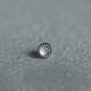Grisant Cabochon в белом золоте