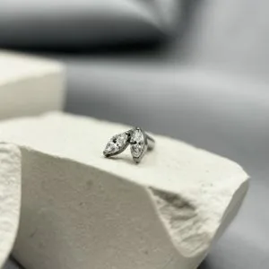 Накрутка с кристаллами Swarovski цветок ромашка