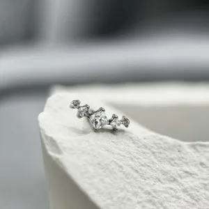 Накрутка с кристаллами Swarovski дуга гроздь