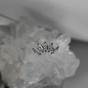Накрутка с кристаллами Swarovski трилистник крупный