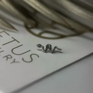 Топ Snake из белого золота