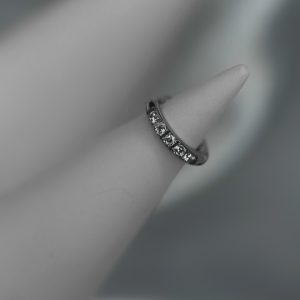 Титановое кольцо-кликер с кристаллами Swarovski