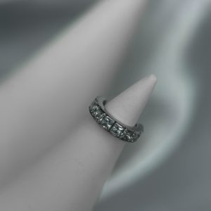 Титановое кольцо-кликер с кристаллами Swarovski