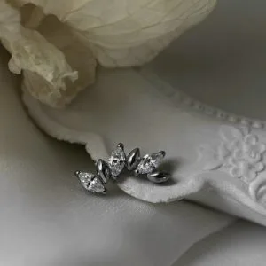 Топ с кристаллами Swarovski цветок шесть лепестков