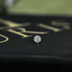 "Prong" в белом золоте с бриллиантом
