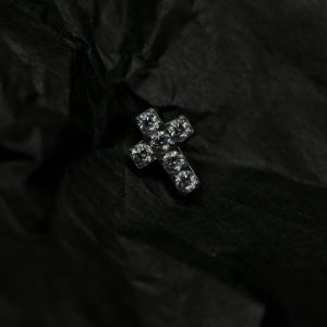 Накрутка с кристаллами Swarovski темный крест