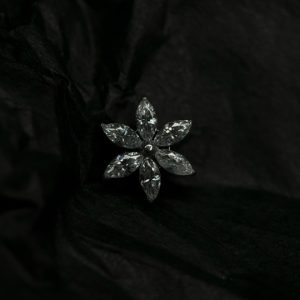 Накрутка с кристаллами Swarovski зеленый цветок