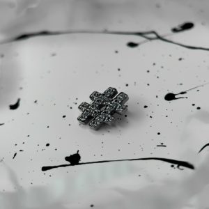 Накрутка с кристаллами Swarovski черный крестик