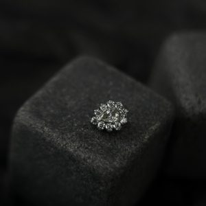 Топ с кристаллом Swarovski на четырех крапанах