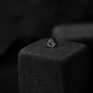 Топ с кристаллом Swarovski миниатюрный глухая оправа