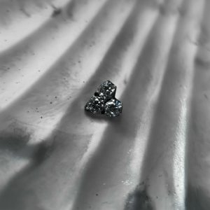 Топ с кристаллами Swarovski
